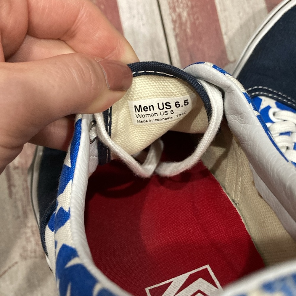 Vans - Picture 4 of 6